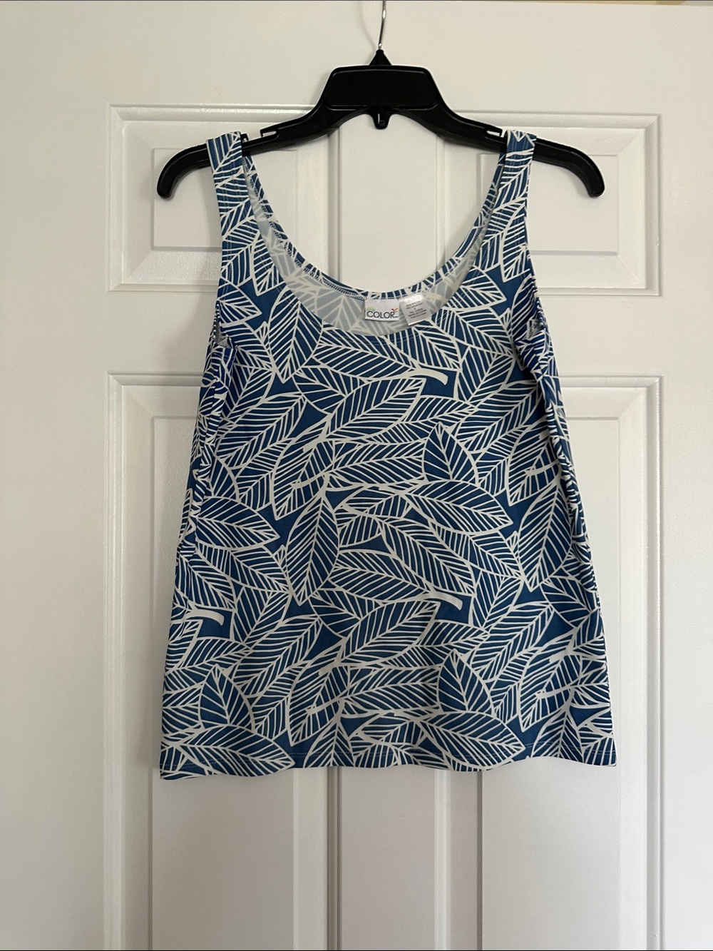 All For Color Blue and White Leaf-Print Tank Top
